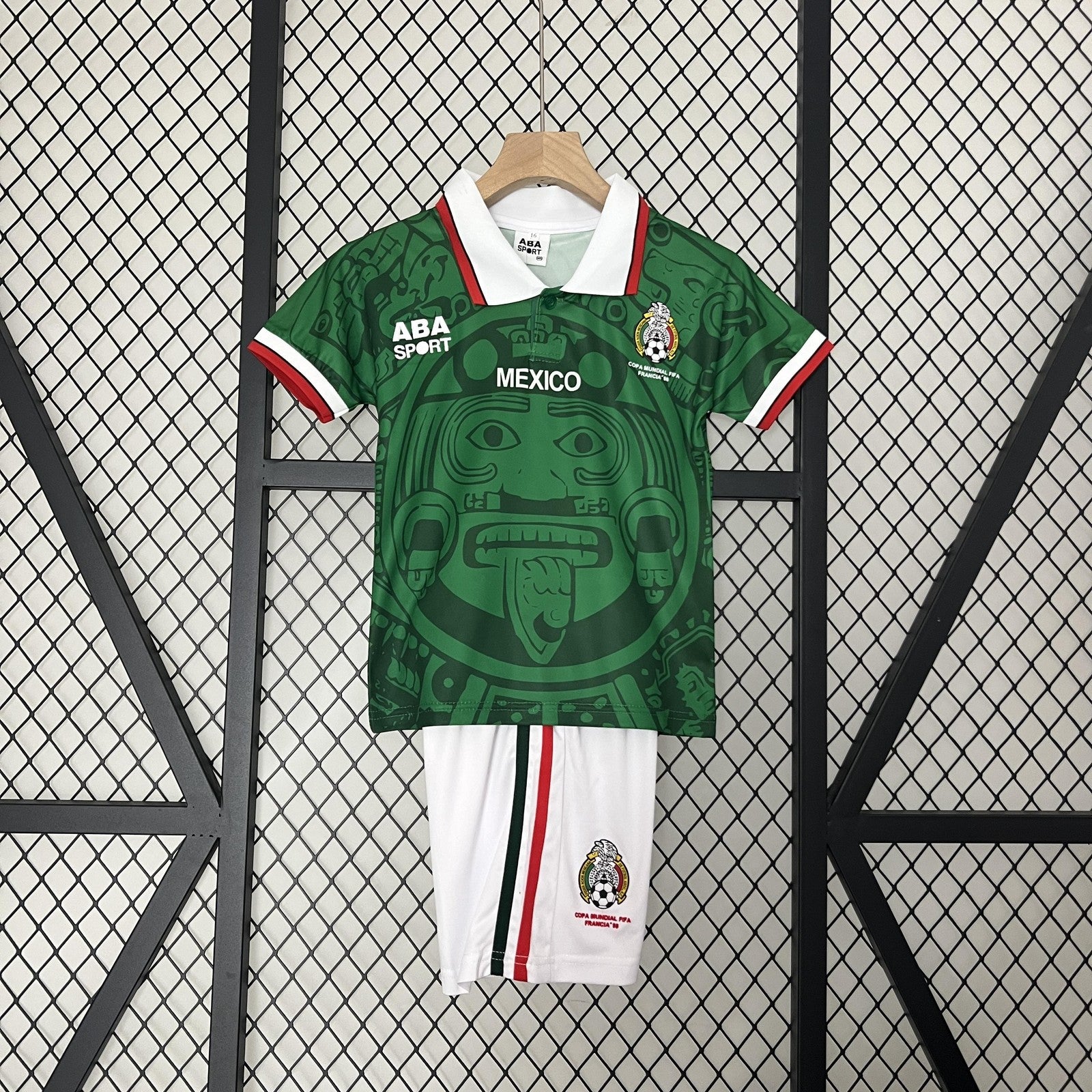 Kids Mexico 1998 Home