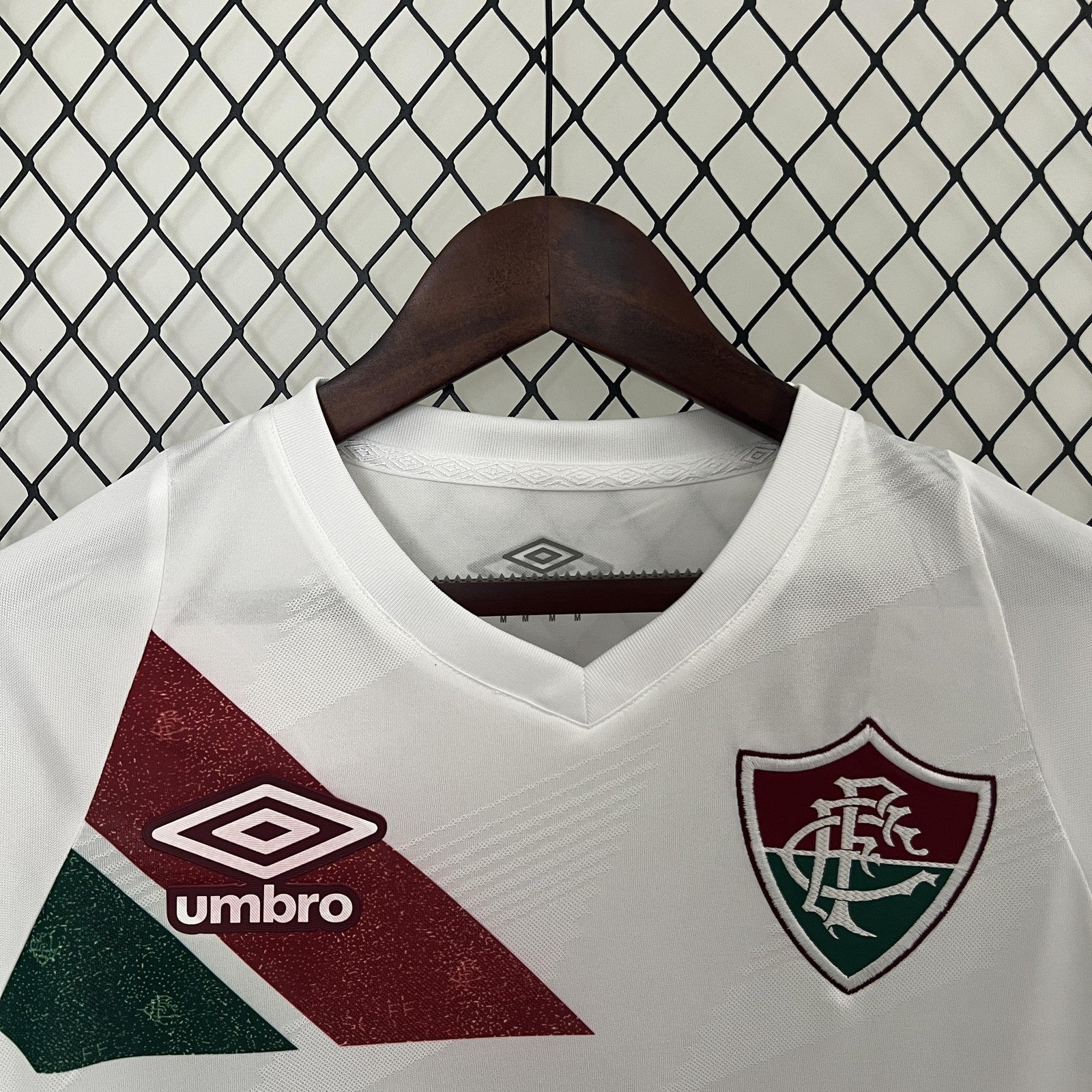 24 25 Fluminense Away
