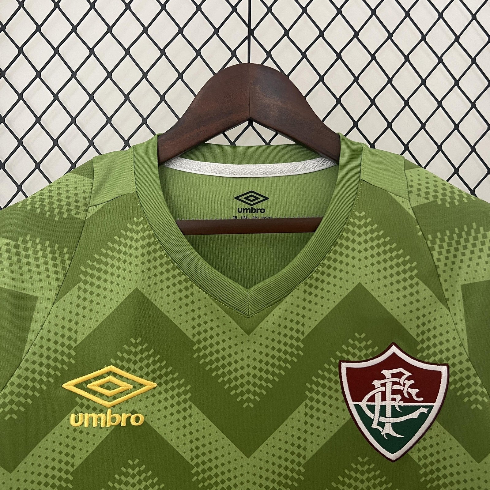 24 25 Fluminense Green