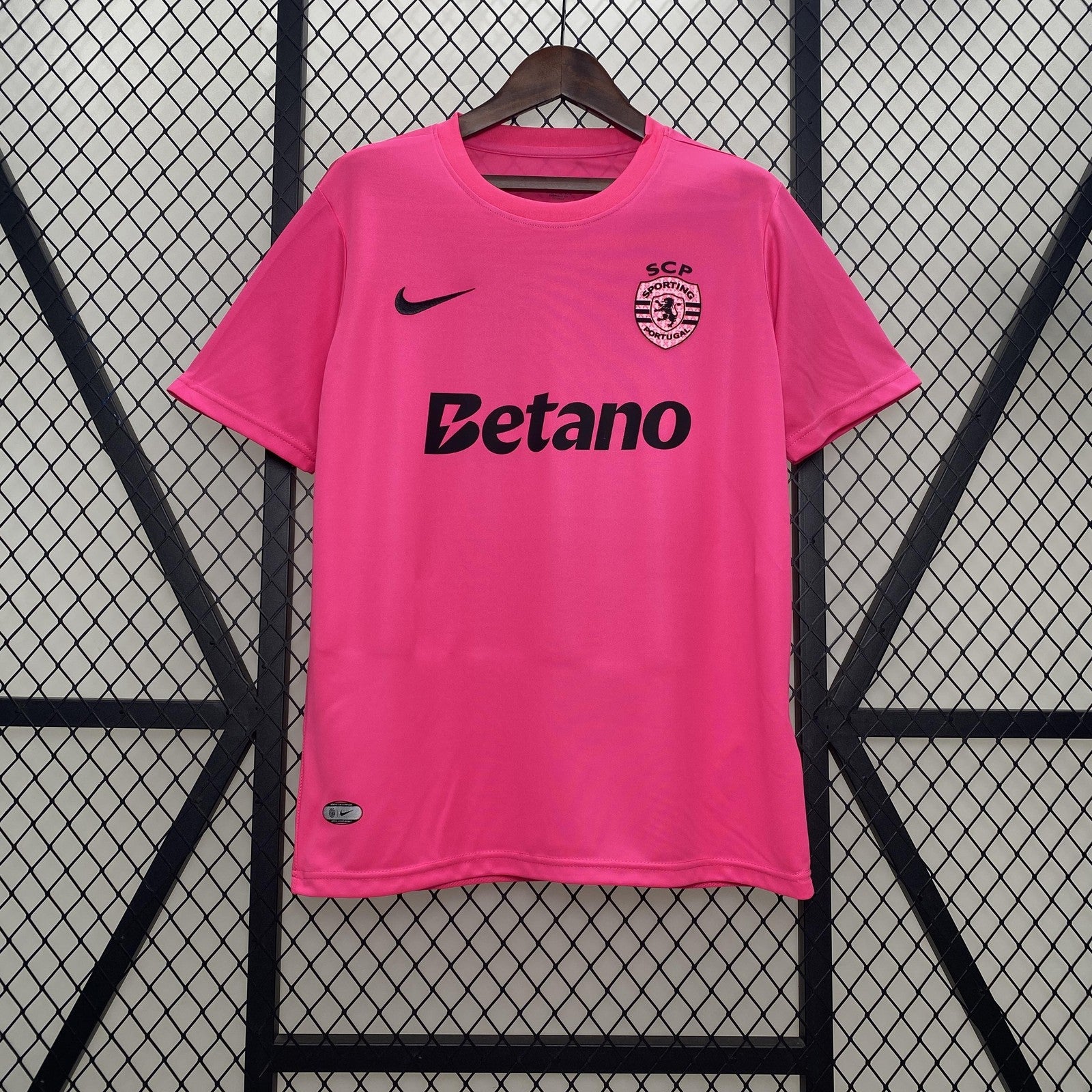 24 25 Lisbon Third Away