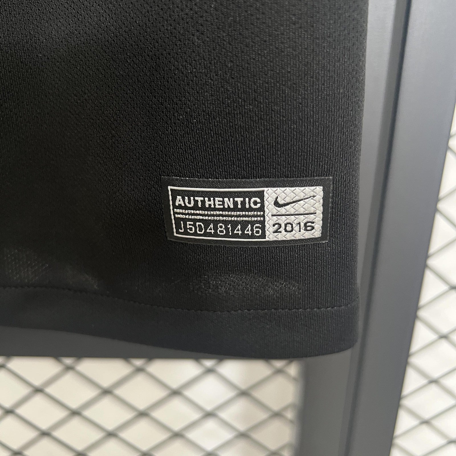 Retro Atletico Madrid 16 17 Away