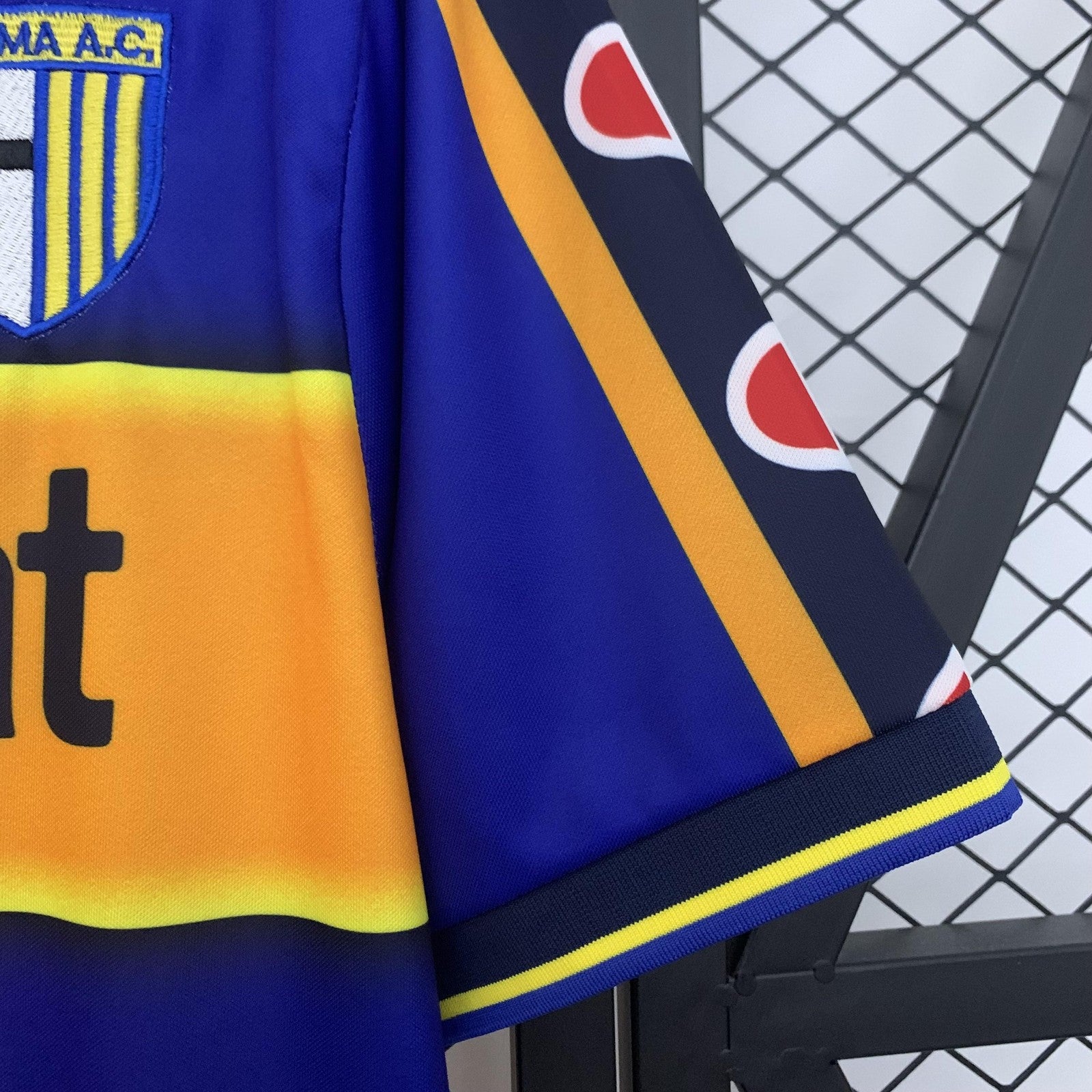 Retro Parma 02 03 Home