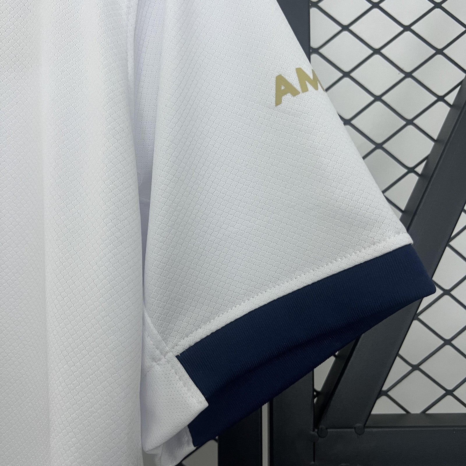 25 26 Barcelona Joint Edition