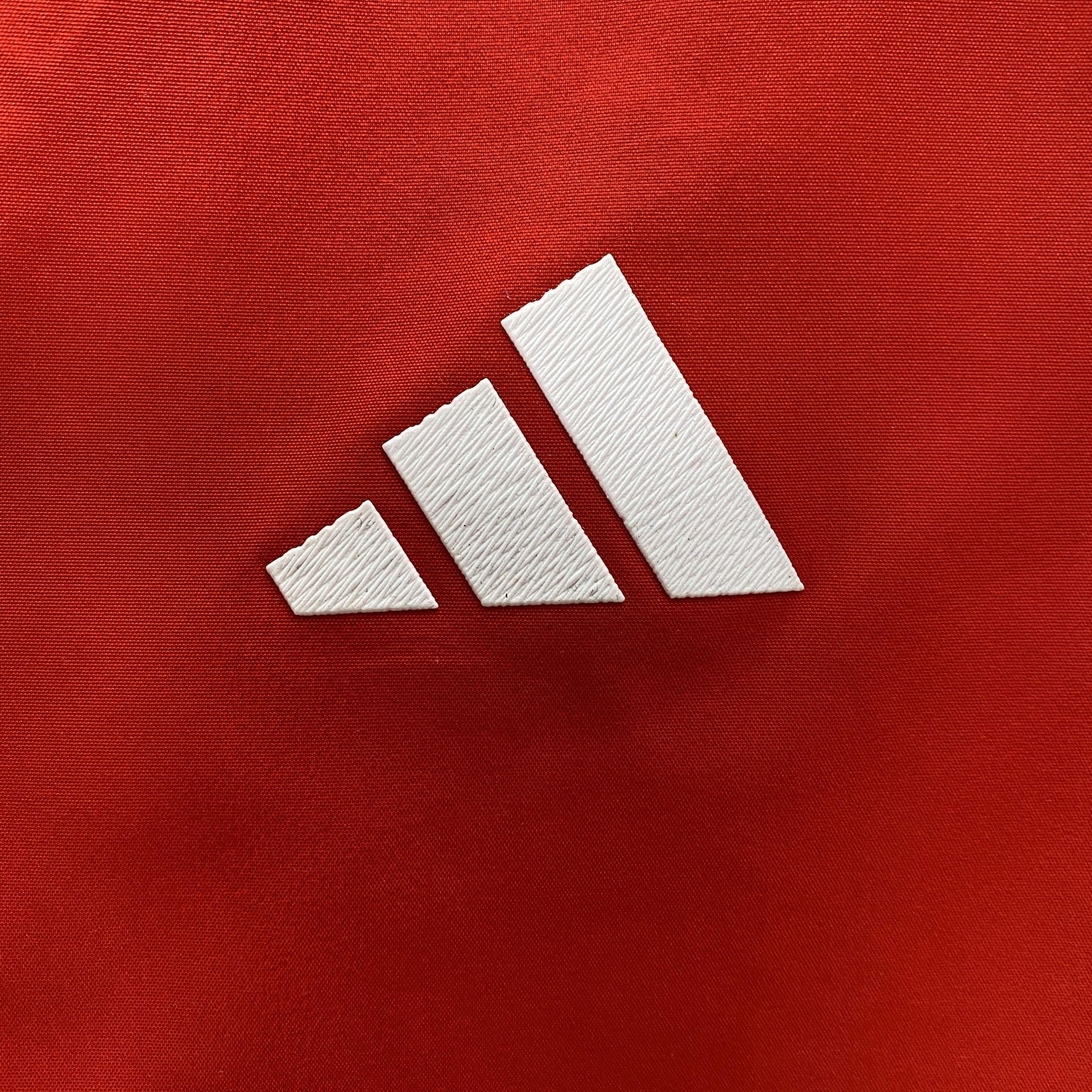 24 25 M U Windbreaker