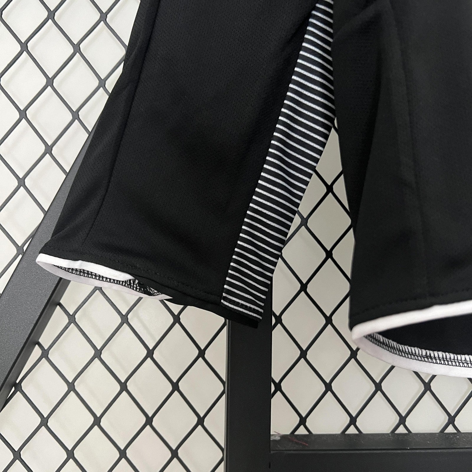 Retro Long Sleeve Colo Colo 2006 Away