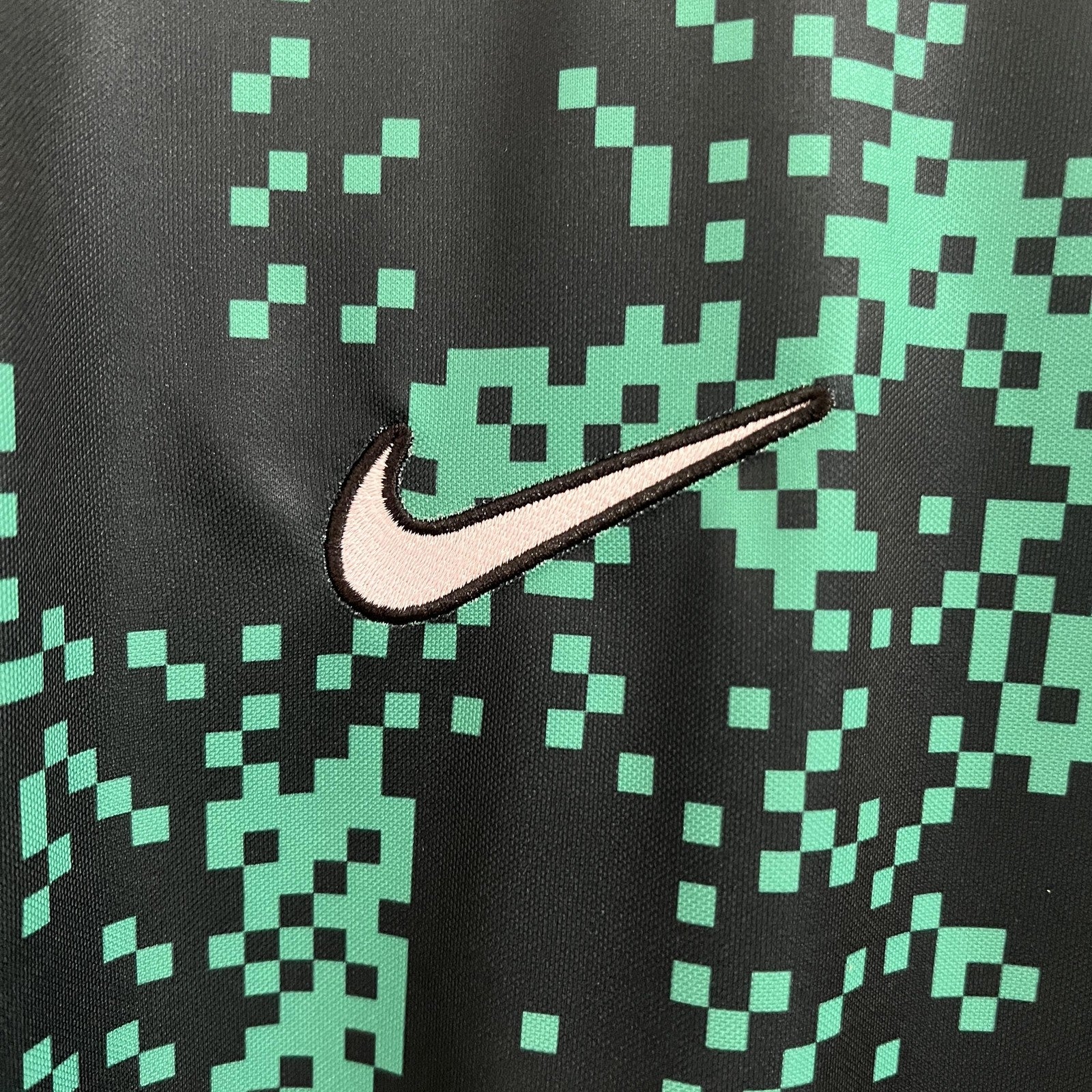 24 25 Sporting Lisbon Training Jersey