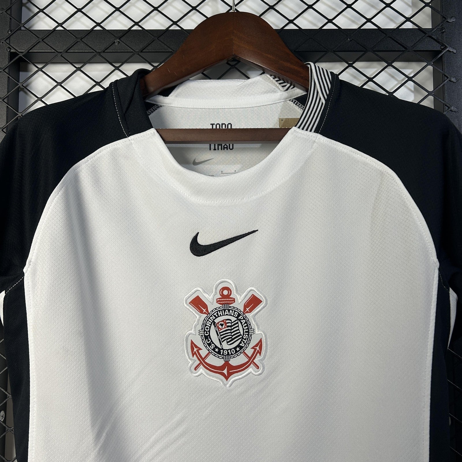 25 26 Women Corinthians Home